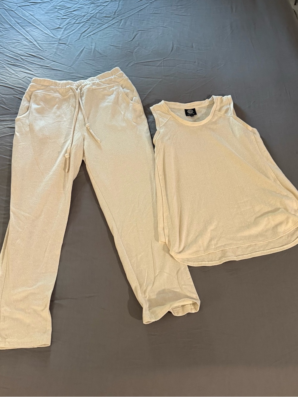 bobeau Cream Tank & Jogger Sleep Set